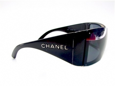 chanel red caviar